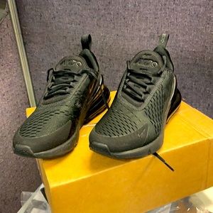 Slightly used Nike air270 size 8. Worn twice